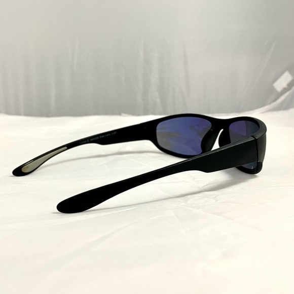 Foster Grant Fast Lane AH1220 CGR sunglasses - Picture 5 of 11